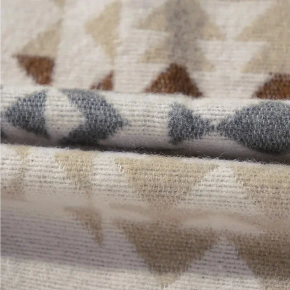 Cozy Beige Geometric Collared Neck Long Sleeve Sweatshirt